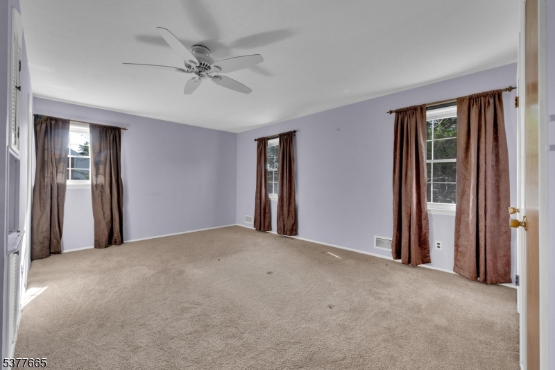 Green Knoll - Residential