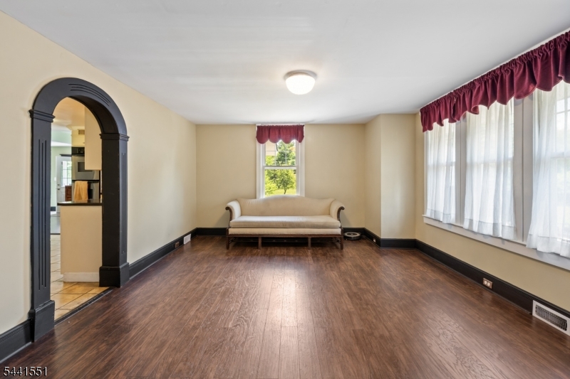 SHERBROOKE MANOR - Residential
