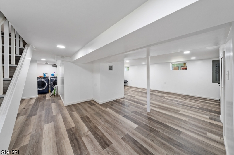 SHERBROOKE MANOR - Residential