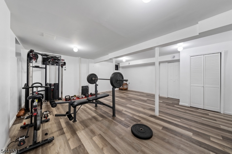 SHERBROOKE MANOR - Residential