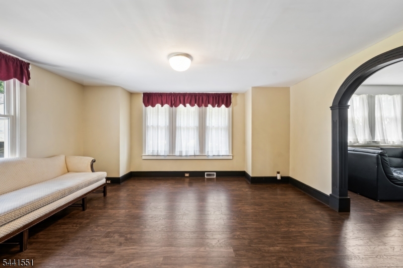 SHERBROOKE MANOR - Residential