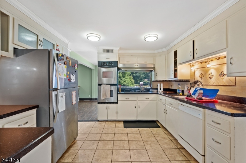 SHERBROOKE MANOR - Residential