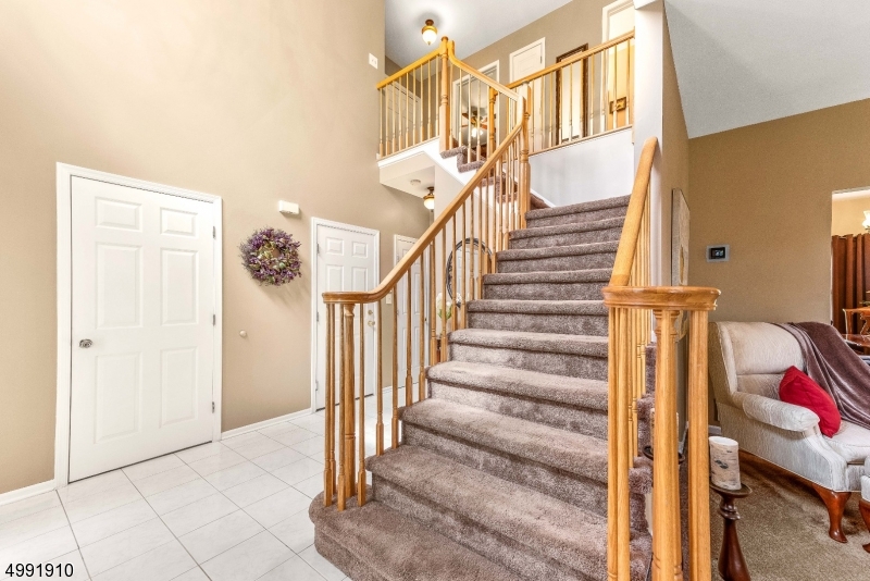 Poet's Peak - Residential