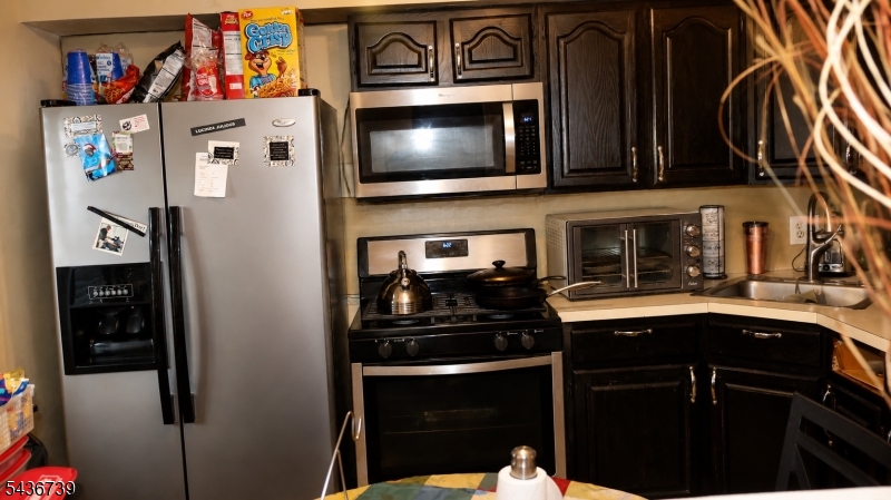 Hillcrest view condos - Residential