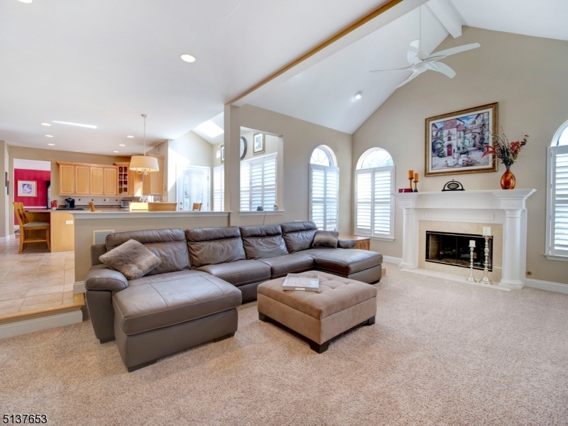 POETS PEAK - Residential