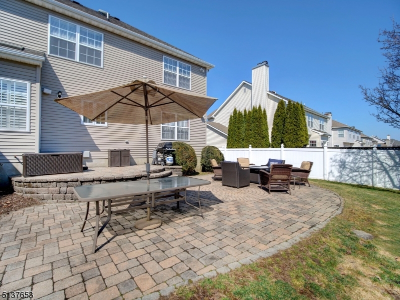 POETS PEAK - Residential