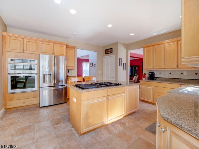 POETS PEAK - Residential