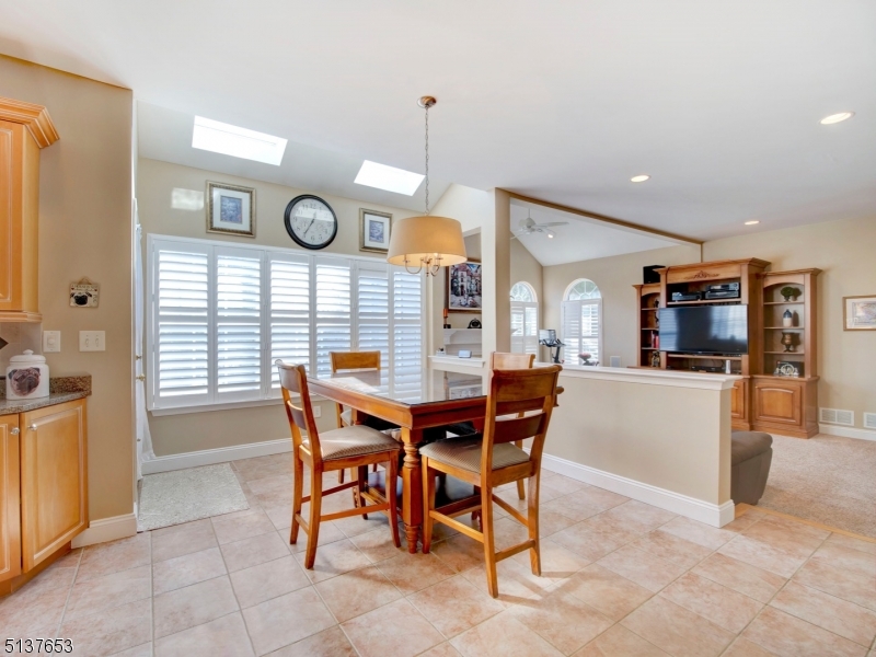 POETS PEAK - Residential