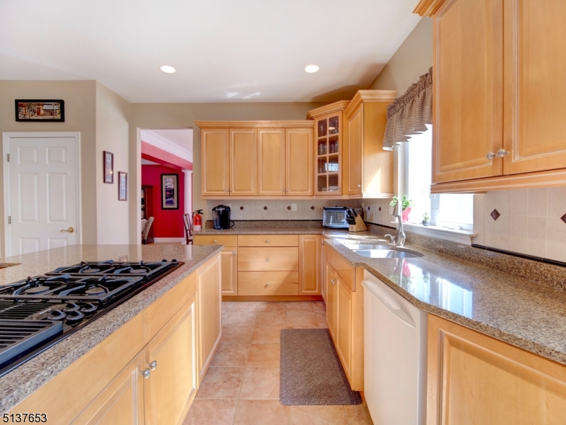 POETS PEAK - Residential
