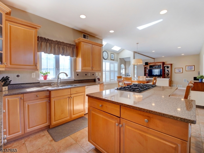 POETS PEAK - Residential
