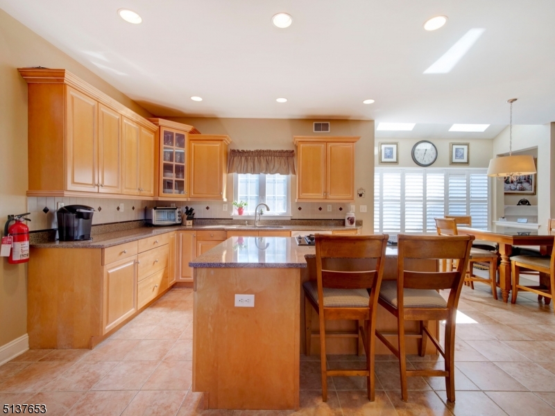 POETS PEAK - Residential