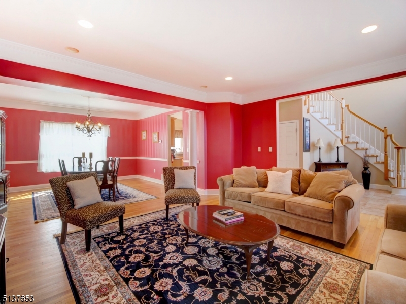 POETS PEAK - Residential