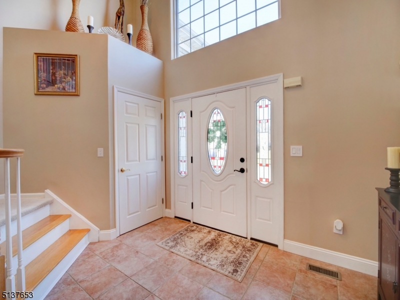 POETS PEAK - Residential