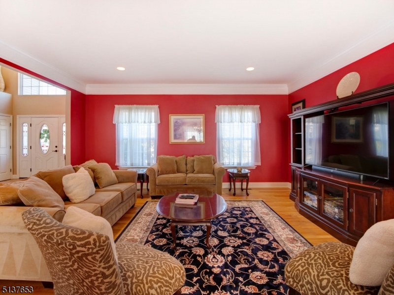 POETS PEAK - Residential