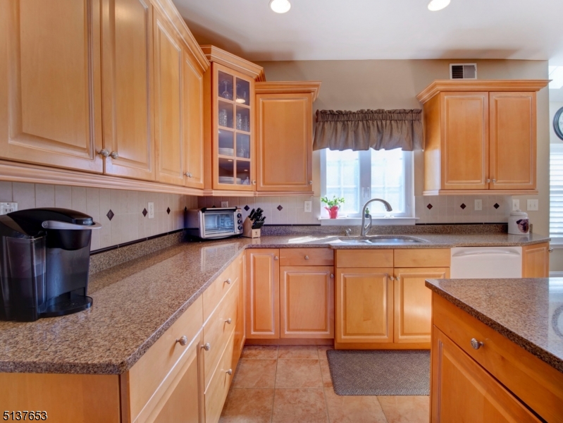 POETS PEAK - Residential