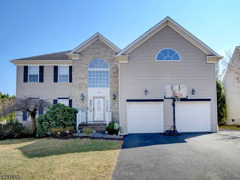 POETS PEAK - Residential