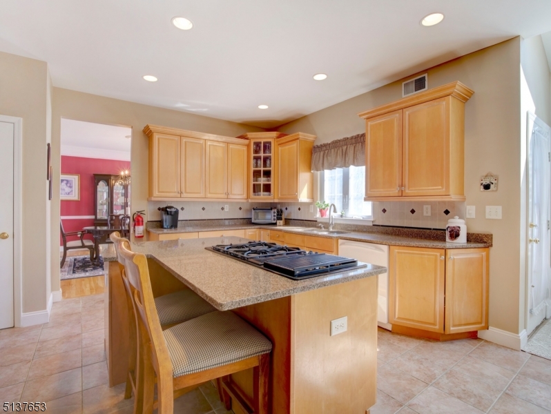 POETS PEAK - Residential