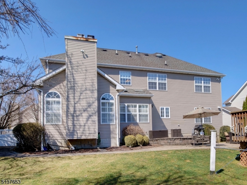 POETS PEAK - Residential