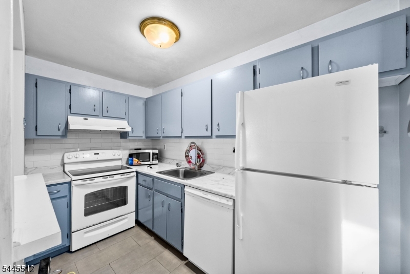 Queens Square - Residential