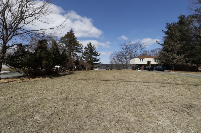 White Meadow Lake - Land