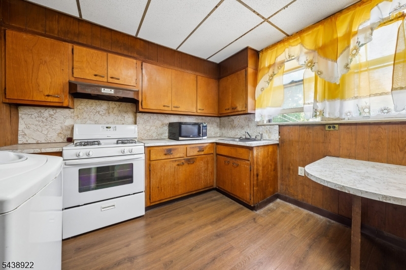 Clinton Hill - Residential Income