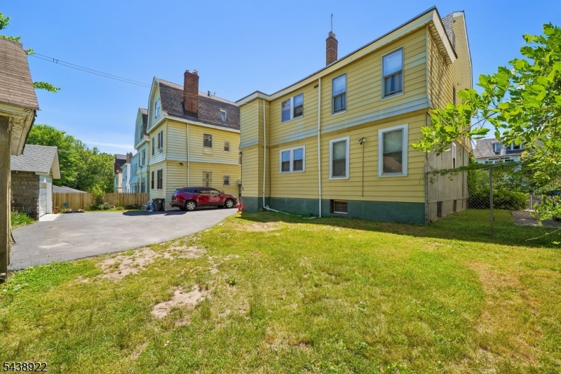 Clinton Hill - Residential Income