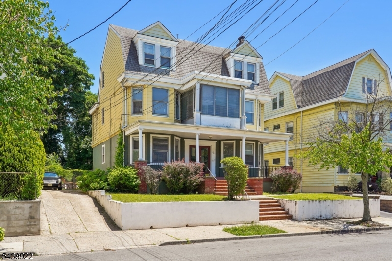 Clinton Hill - Residential Income