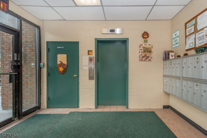 Schoolhouse Plaza - Residential