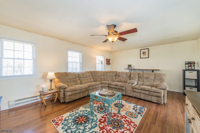 Mountainview Manor - Residential