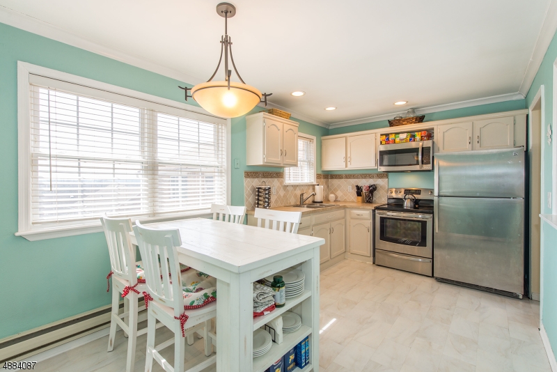 Mountainview Manor - Residential