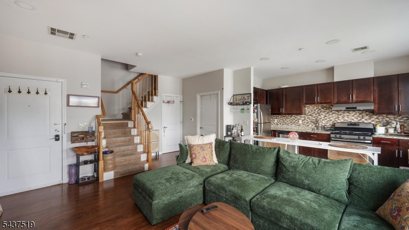 JC, Heights - Residential