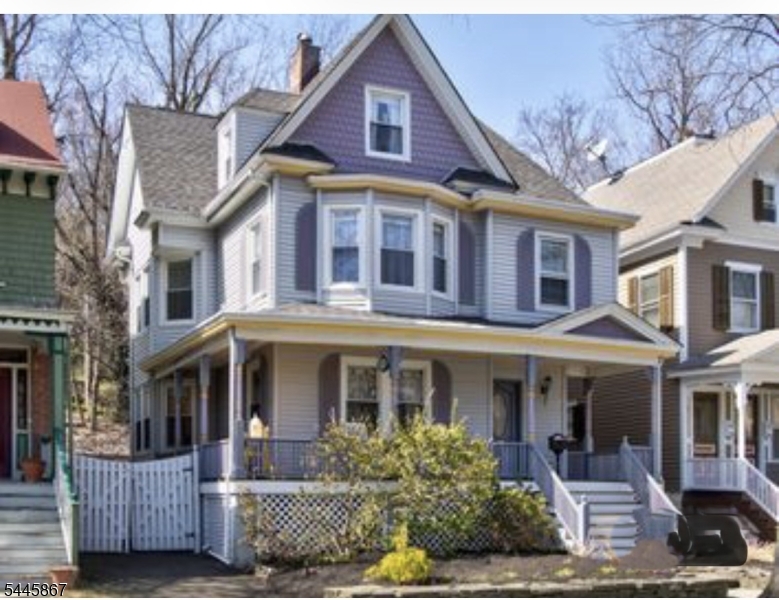 3 BLOCK WALK TO THE MORISTOWN GREEN / OFF STREET PARKING, PRIVATE REAR YARD SETTING / OLD SCHOOL CHARM THROUGHOUT THIS PROPERTY. BUILT IN EXPRESSO MACHINE