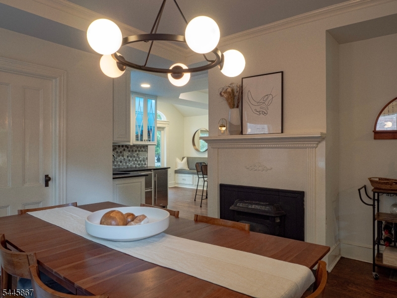 JUST OFF GREEN - Residential