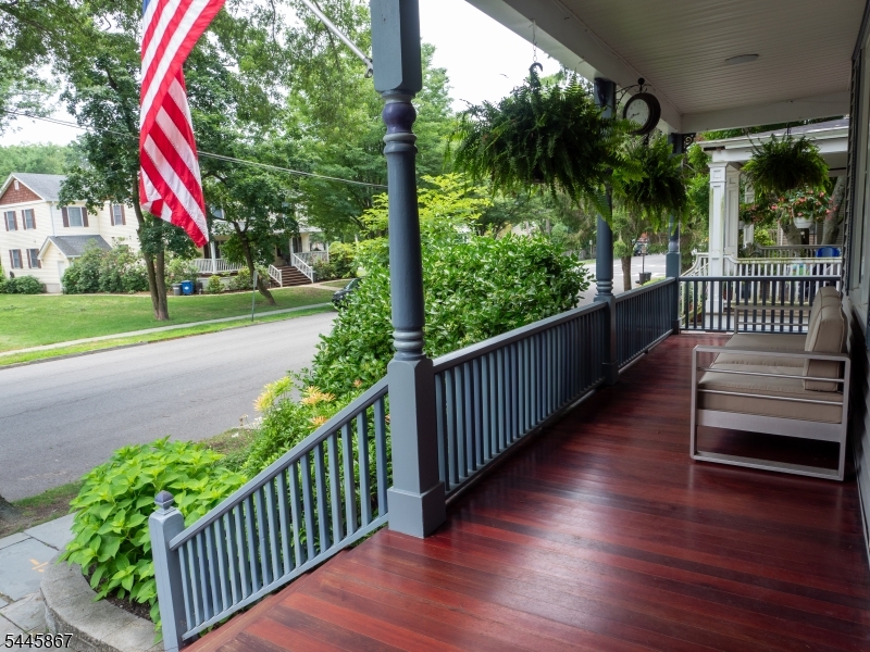 JUST OFF GREEN - Residential