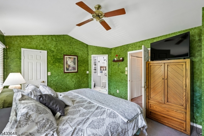 Pointe at Stoneview - Residential