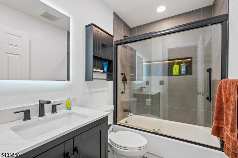 Pointe at Stoneview - Residential