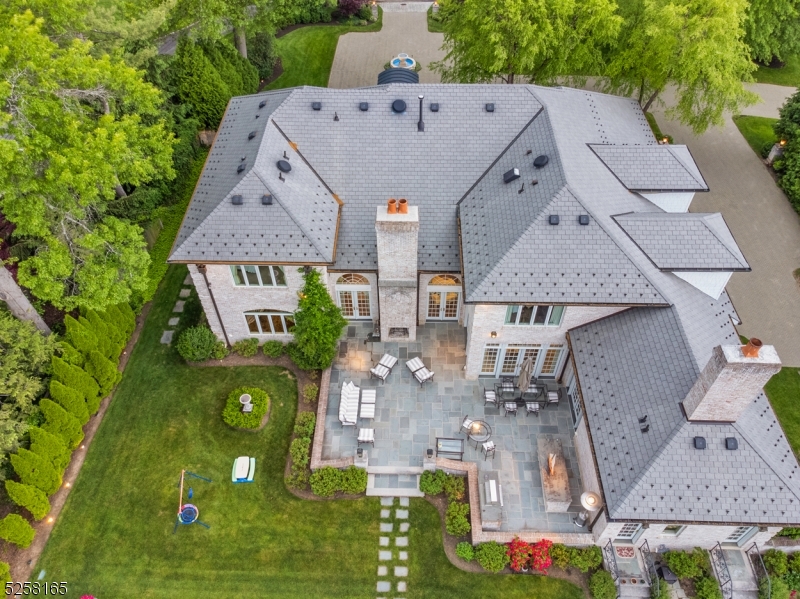 CHESTNUT HILL - Residential