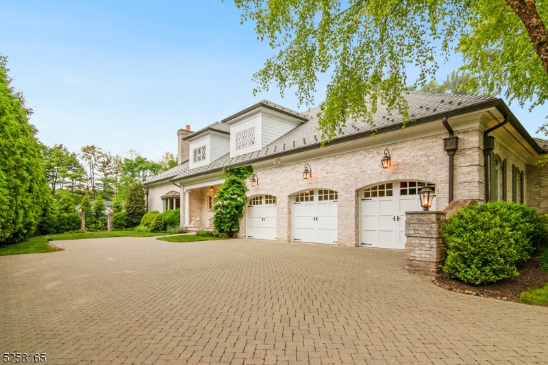 CHESTNUT HILL - Residential
