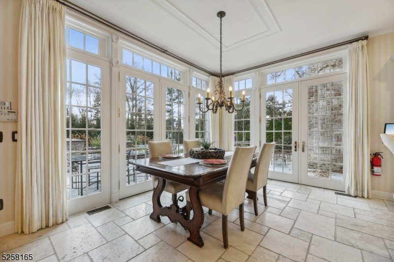 CHESTNUT HILL - Residential