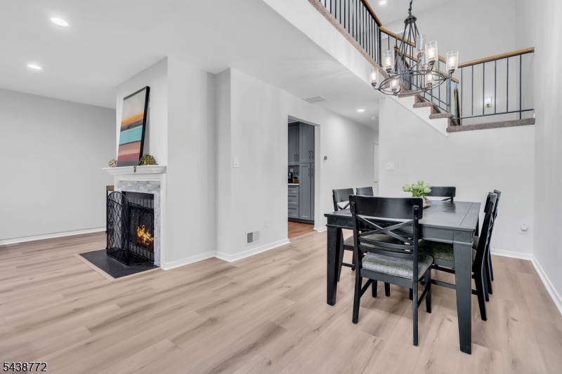 Crossroad - Residential