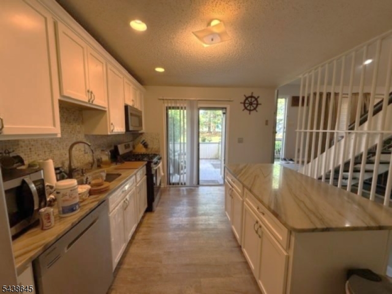 Whitehall Manor - Residential Lease