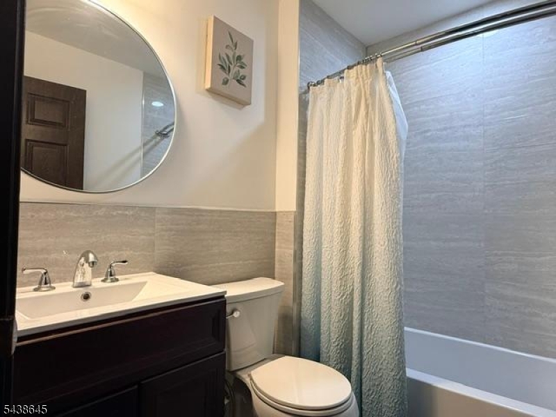 Whitehall Manor - Residential Lease