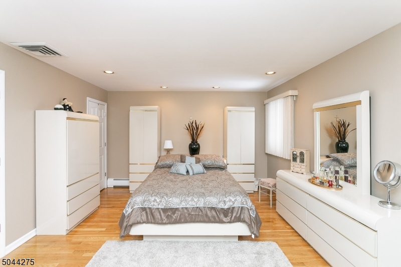 MAPLE PARK - Residential