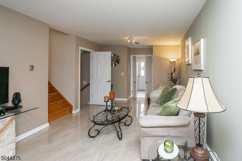 MAPLE PARK - Residential