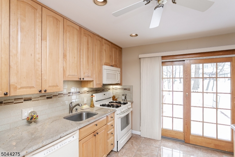 MAPLE PARK - Residential