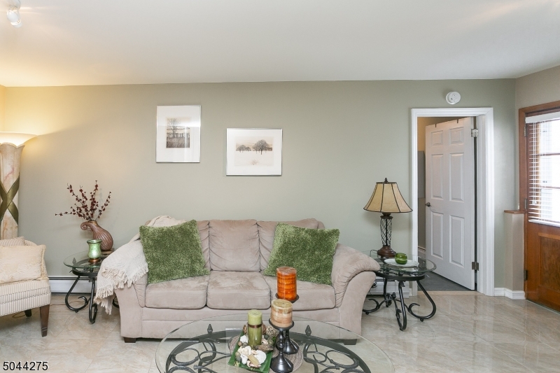 MAPLE PARK - Residential
