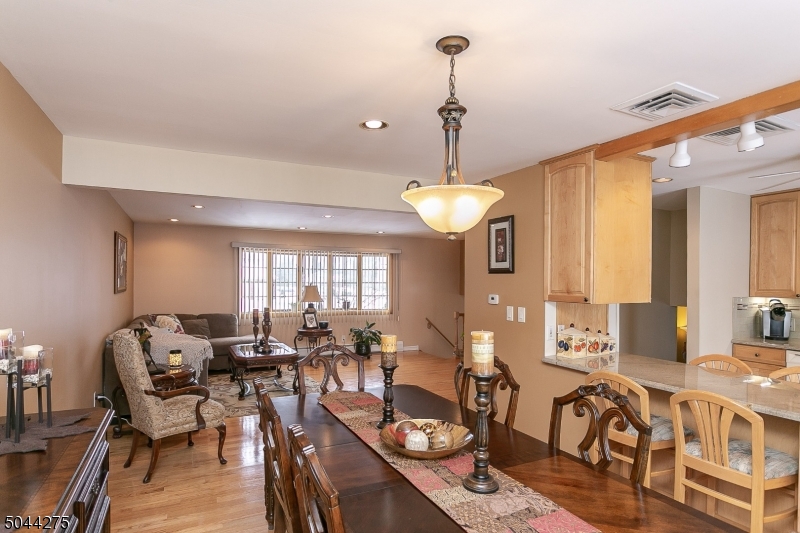 MAPLE PARK - Residential