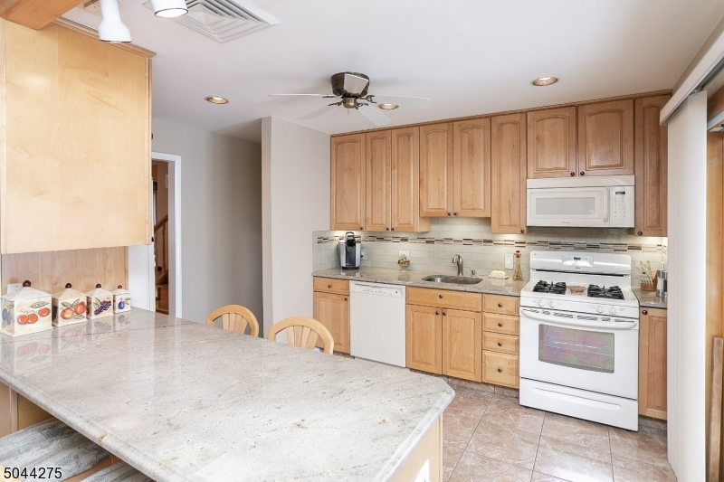 MAPLE PARK - Residential