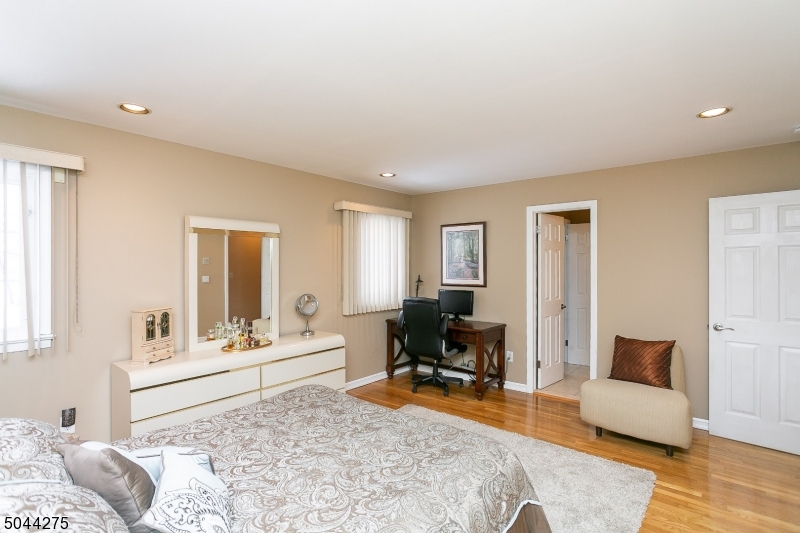 MAPLE PARK - Residential