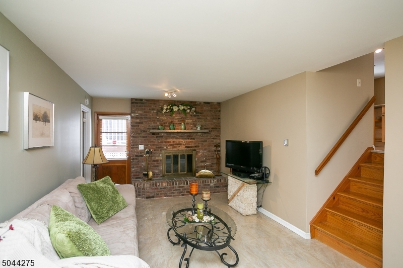 MAPLE PARK - Residential